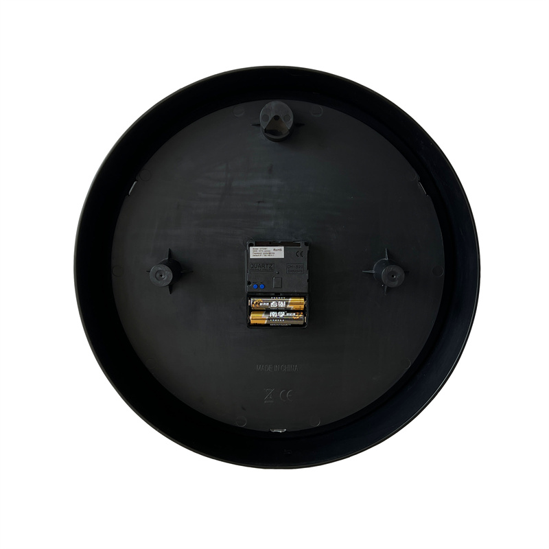 ساعة حائط تناظرية دائرية سوداء مقاس 13.7 بوصة مزودة بخاصية الاتصال بشبكة الواي فاي وتعمل بالبطارية